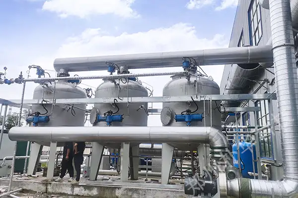 树脂吸附系统现场施工中 树脂吸附系统现场施工中